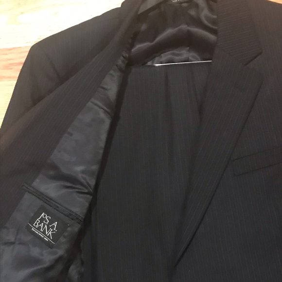 Jos A Bank Navy w/ Pinstripe Suit. 48L 38/33 - Picture 3 of 3